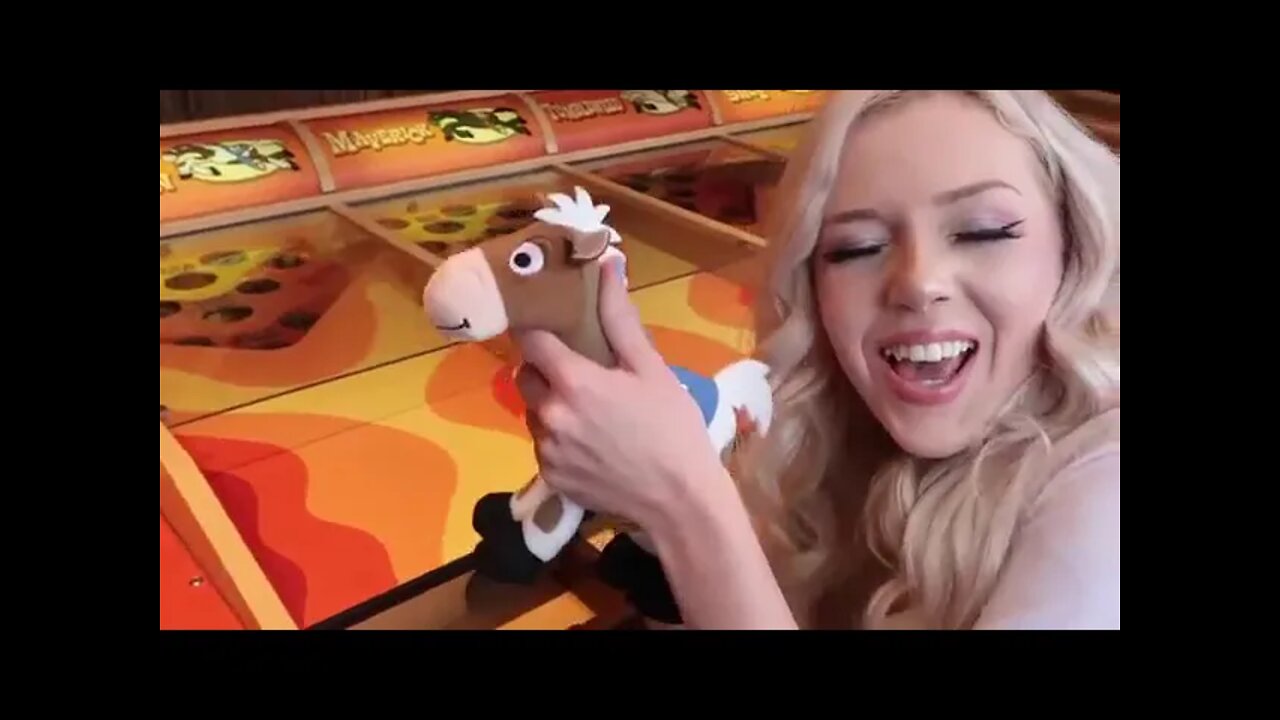 I CHEATED AT THE CARNIVAL GAME TO WIN! !-Lyssy Noel *Reuploaded*