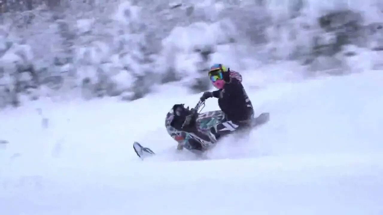 How fast can a snowmobile go on snow? Take you to experience the most thrilling play02