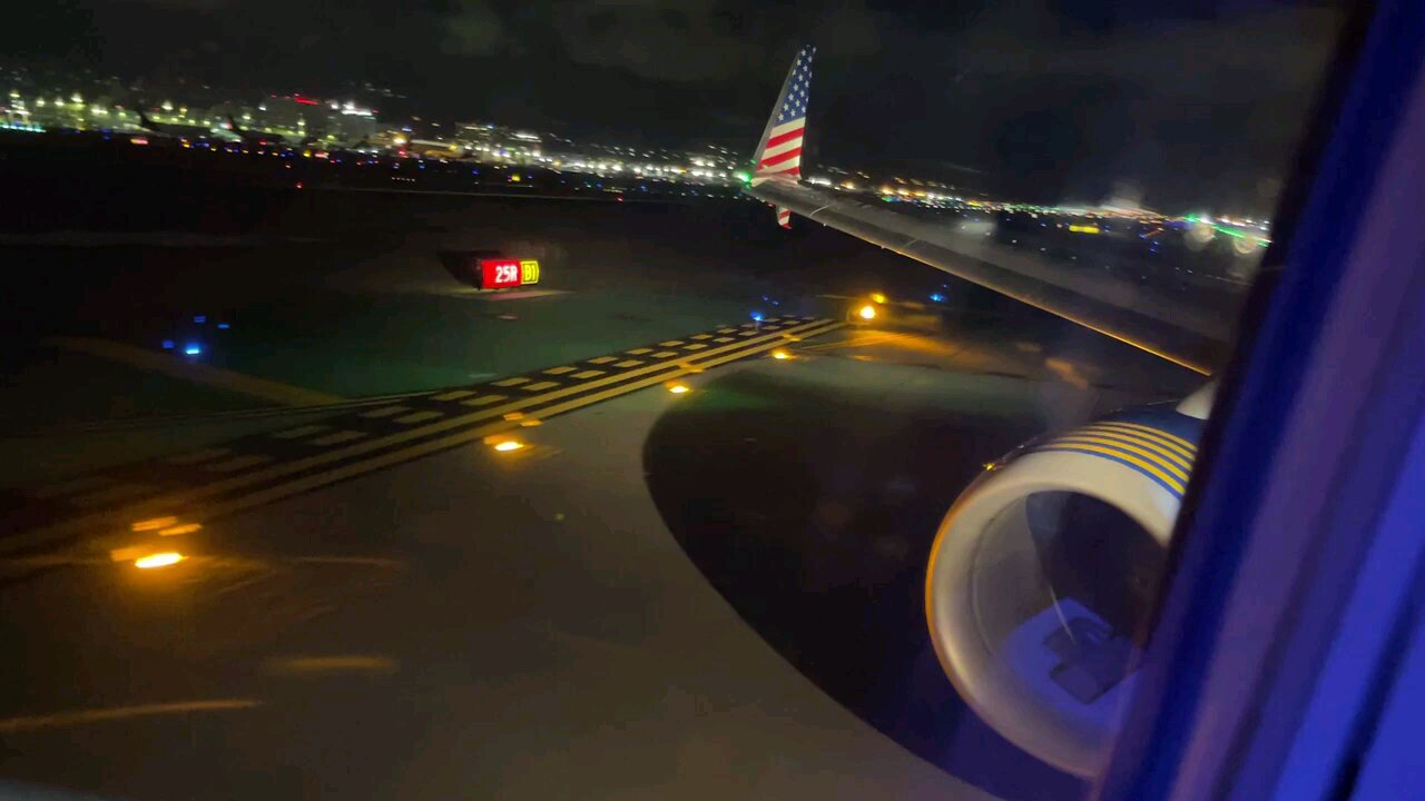 Alaska Airlines 'Honoring Those Who Serve' Boeing 737-900ER Takeoff from Los Angeles Int'l Airport