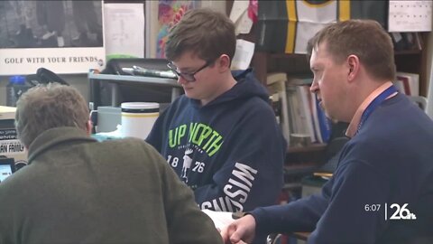 Green Bay Southwest High School teacher earns award for Outstanding History Teacher