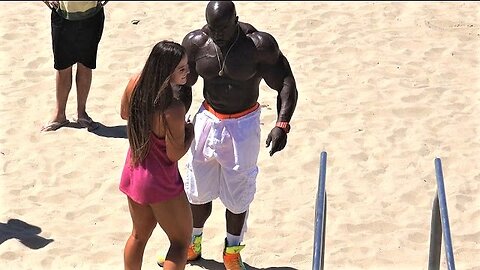 Kali Muscle Hanging at Muscle Beach