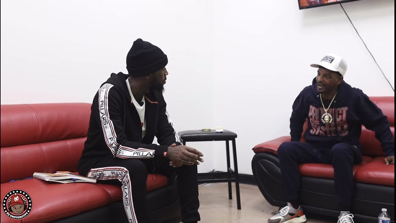 Charleston White Pulls Out a Gun During Interview in Chicago!!!