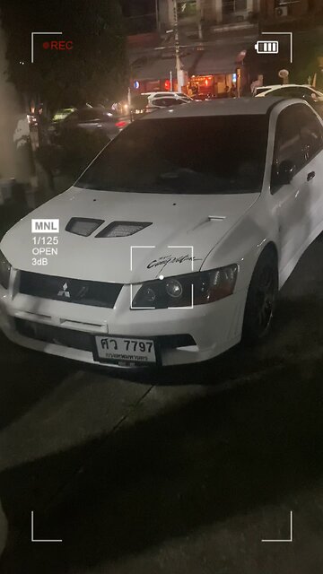 มิตซูบิชิ อีโว สีขาว