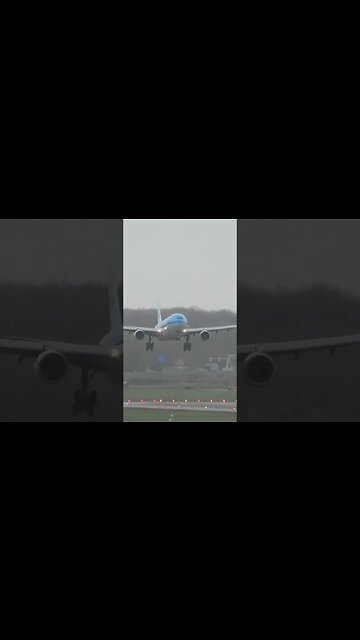 🌬️Airbus pushed by winds #airbus #landing #weather