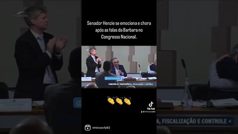 Senador Henzie se emociona e chora após as falas da Barbara no Congresso Nacional.