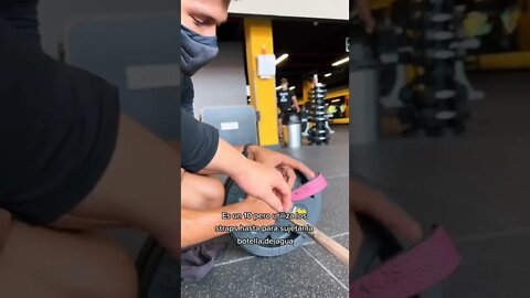 Es un 10 pero Utiliza los Straps Hasta para Esto... 💀