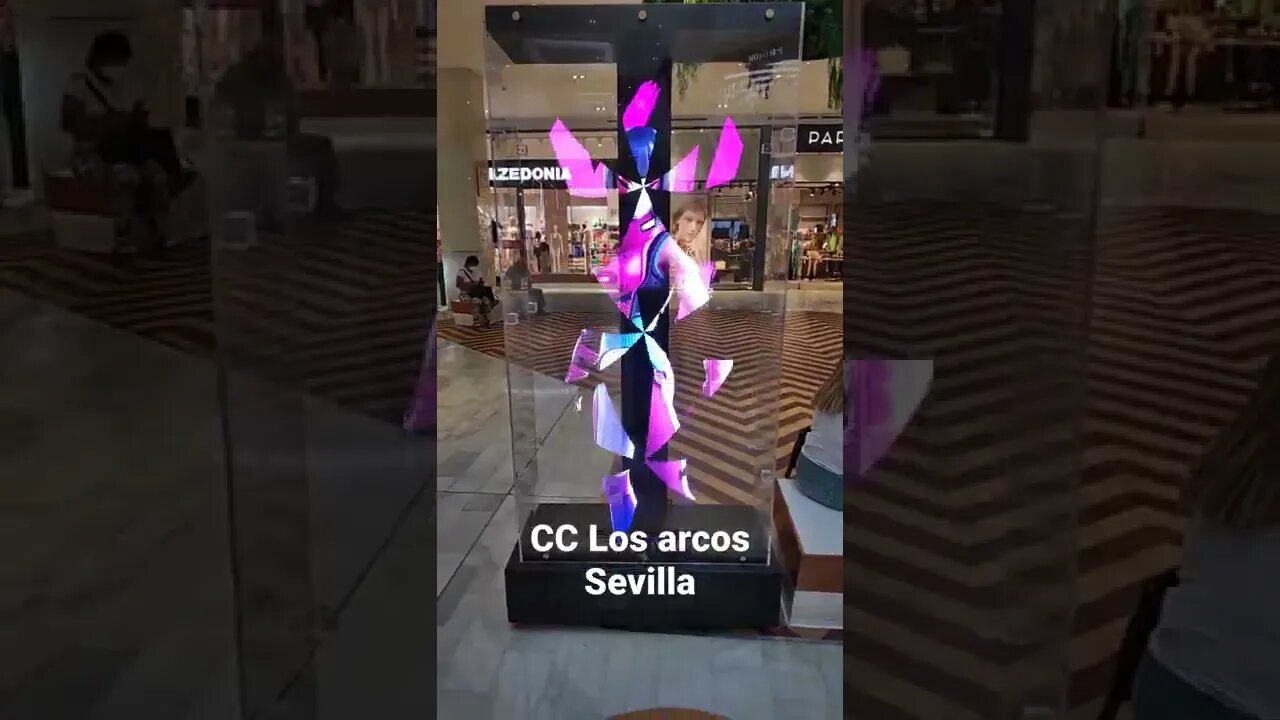 Holograma de Fortnite en Los arcos