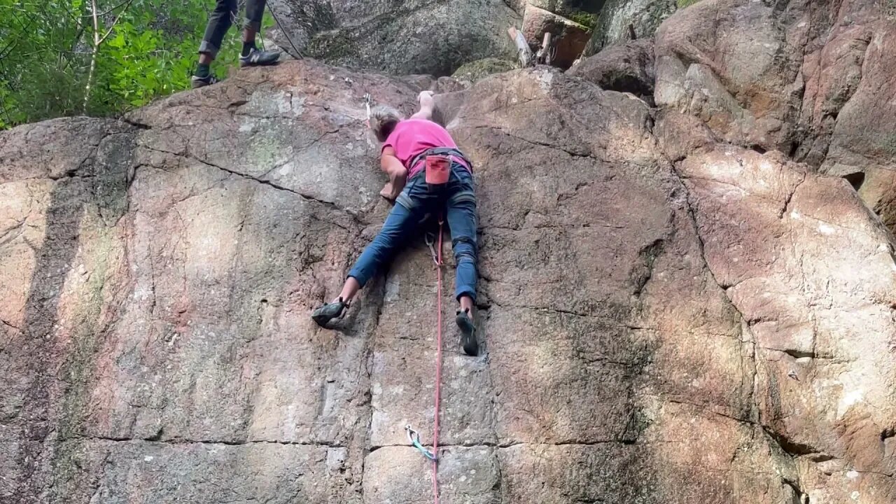 Långbeta: Nuke the Yuppies, 7a+ @ Tumbaklippan