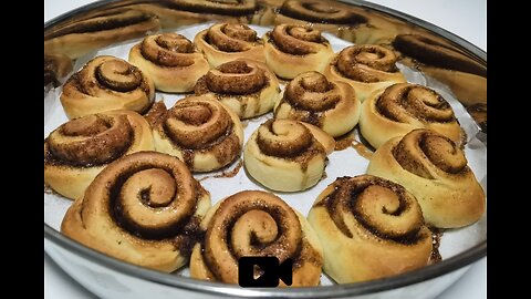 Vegan Homemade Fluffy Cinamon Rolls / Νηστίσιμα Ρολά Κανέλας