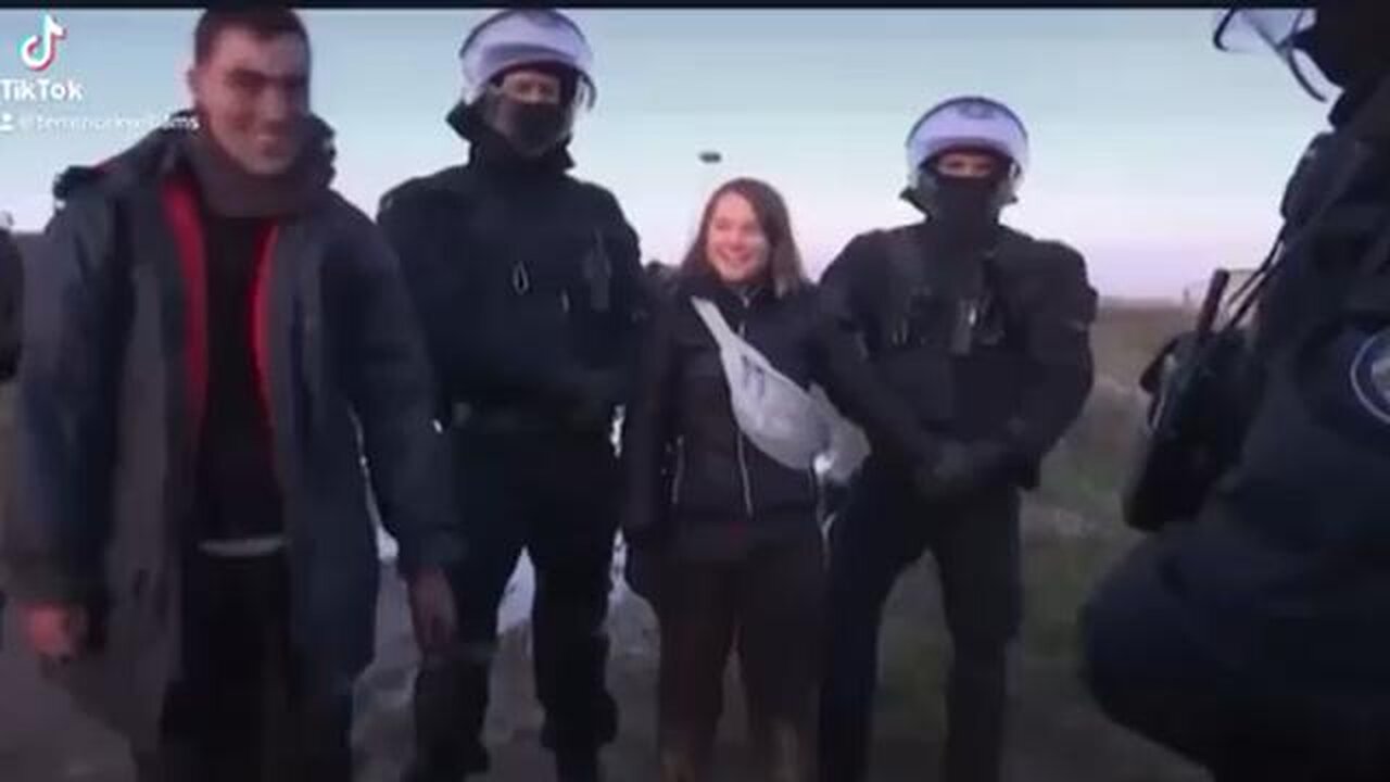 Greta Thunberg's arrest was staged.