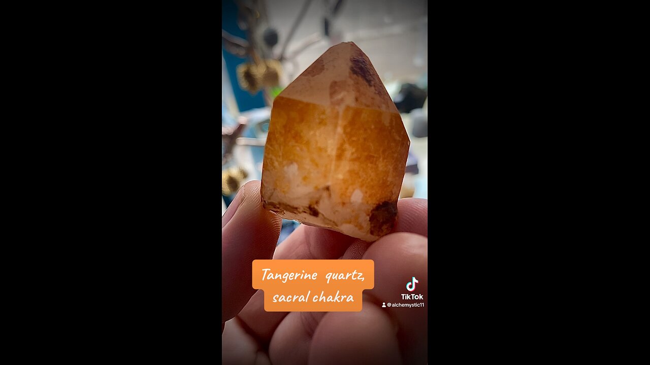 Tangerine quartz, Sacral chakra