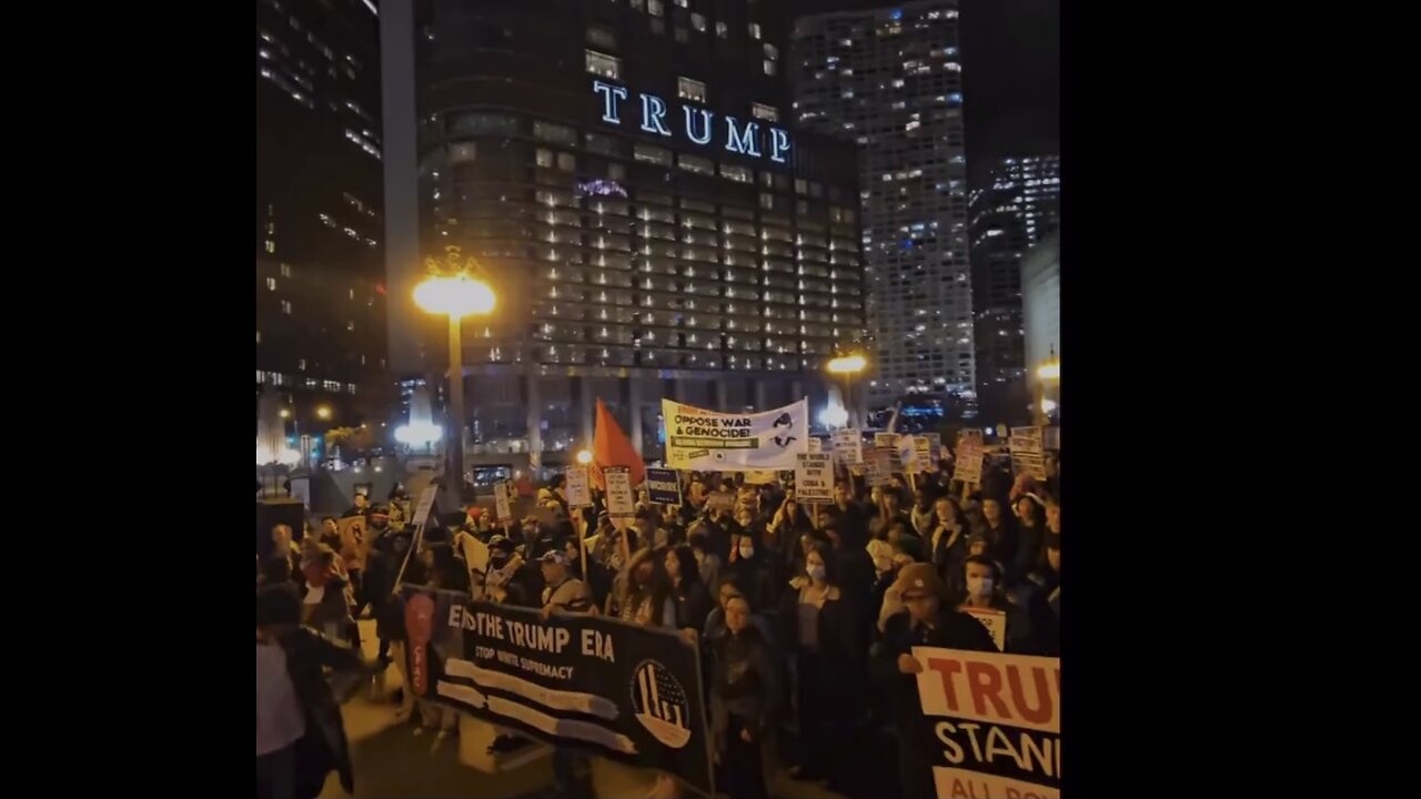 MASSIVE ANTI-TRUMP PROTEST now in Chicago, Illinois UPDATE: PHILLY protest beginning now.