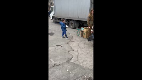 Distribution of humanitarian cargo in Mariupol