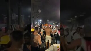 Vasco 1x0 CSA - Torcida comemorando a vitória no entorno do Estadio de São Januário