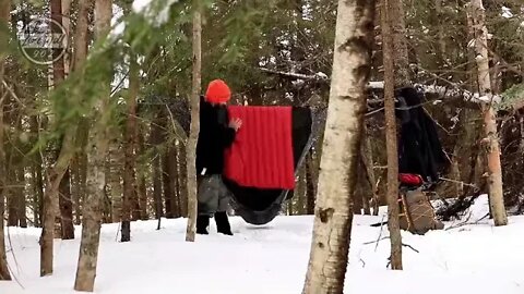 Camp in a hammock in winter 10