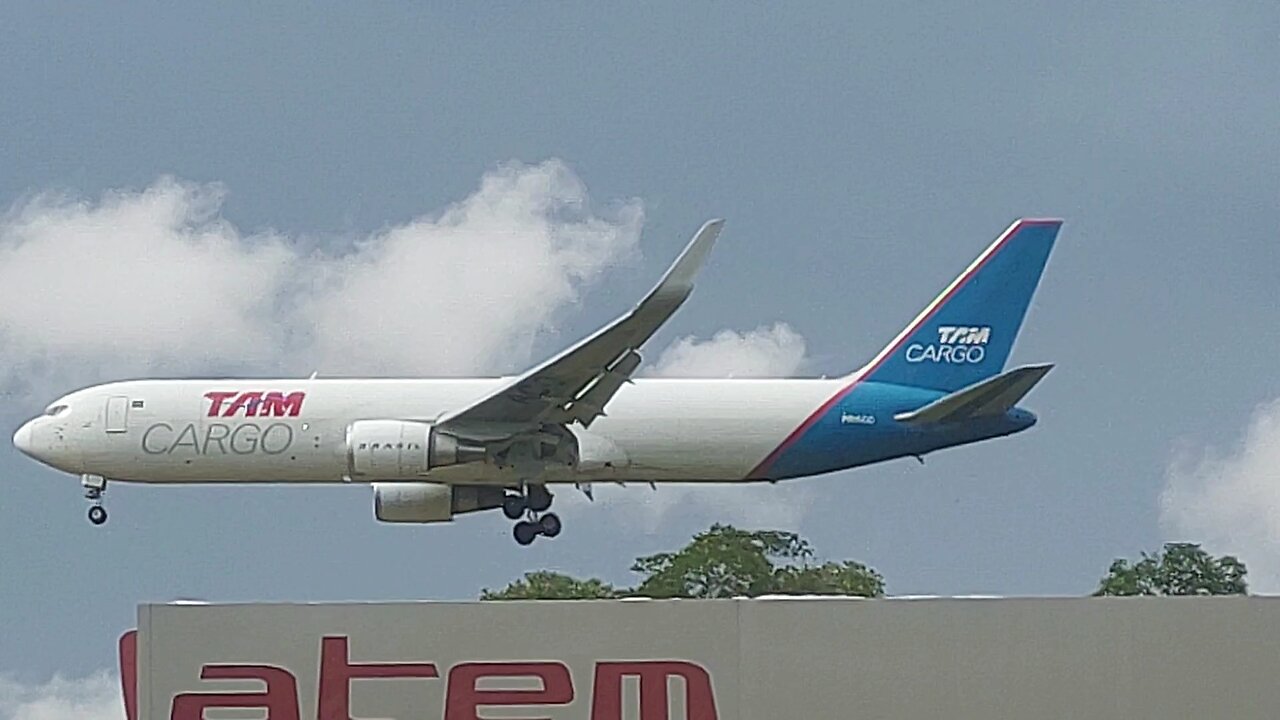 Boeing 767-300ERF PR-ACO vindo de Guarulhos para Manaus