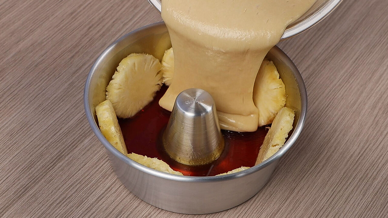 Make pineapple cake like this and you'll want to make it all the time! Very delicious recipe