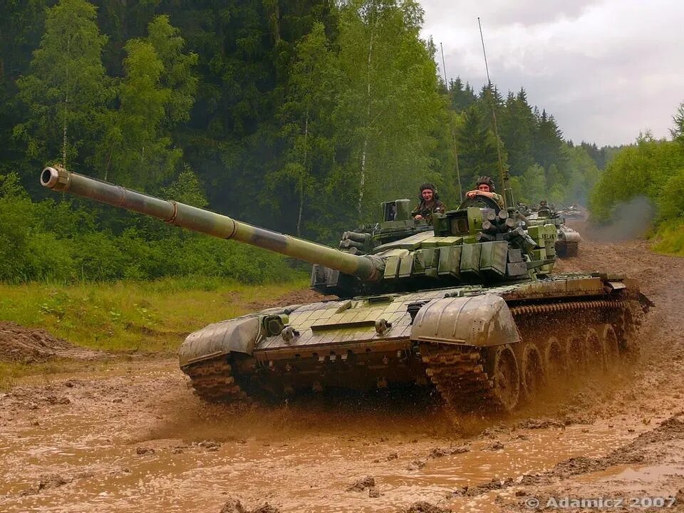 Attacking with a "mix" of old T-72 and new T-84 tanks, Ukrainian troops advance in Kupiansk