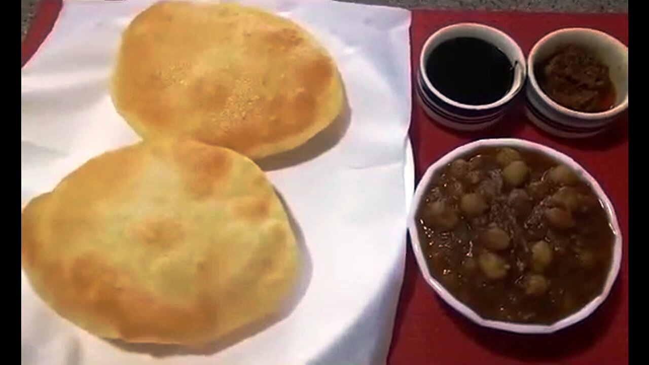 Classic Indian Dish: Semolina Bhaturas in Minutes (Watch & Cook)