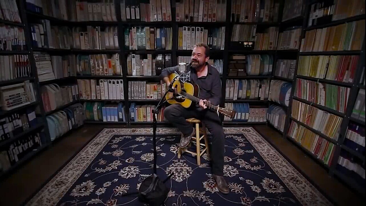 «Man of Constant Sorrow» con Dan Tyminski, procesada y subtitulada al español