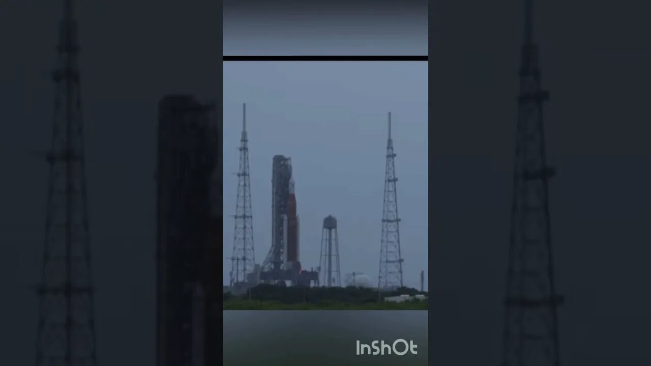 ⚡️Lightning strikes NASA tower #nasa #artemis #shorts