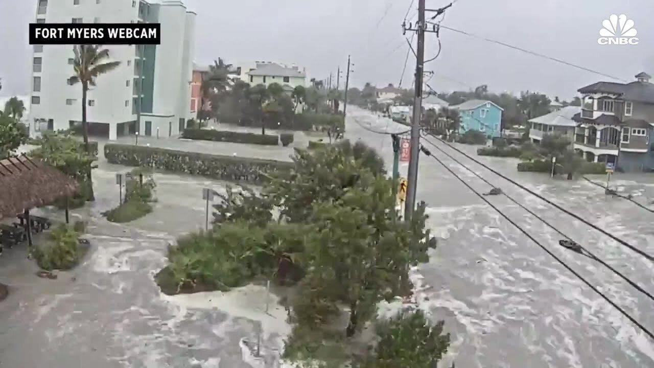 Timelapse shows devastating storm surge from Hurricane Ian in Fort Myers, Florida