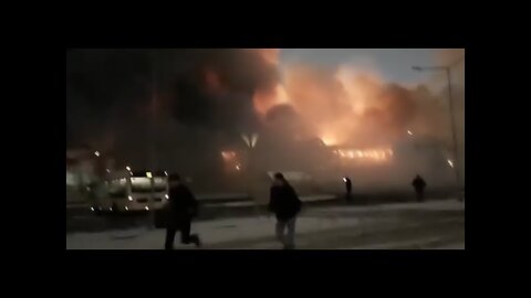 Strong blast, fire in Moscow - residents run away in panic