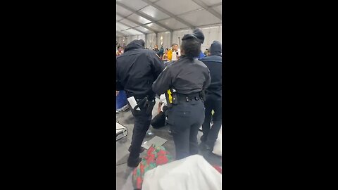 NYPD making arrests at a migrant camp and are met with resistance