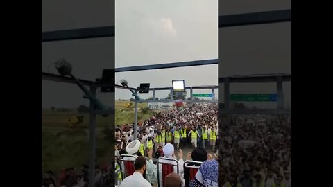 لبیک والوں کا قافلہ رواں دواں