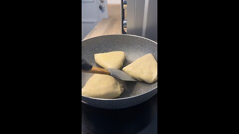 Yummy 🤤 #viralreelschallenge #fishroti #satisfying #trendingvideo #fypシ゚viralシ