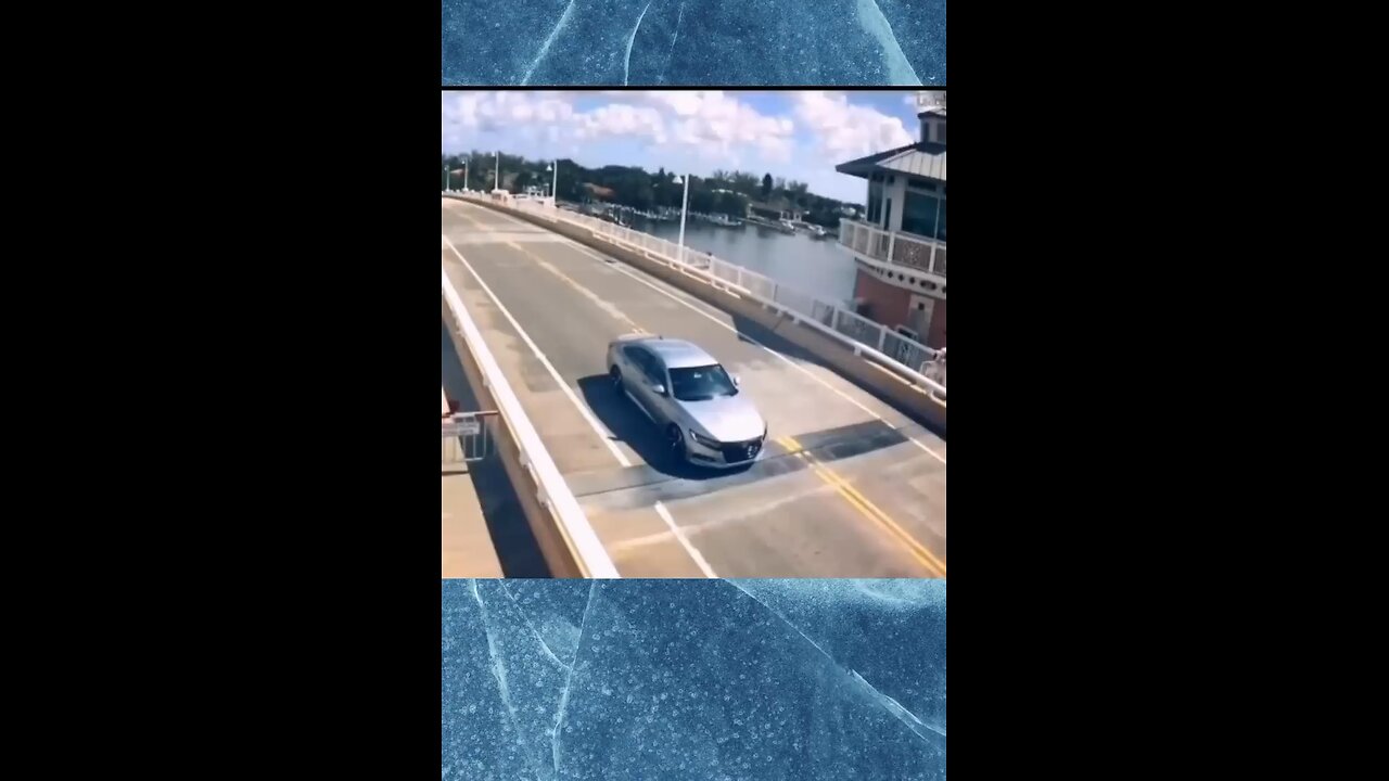 What happened with the car😰😳? Scary moments