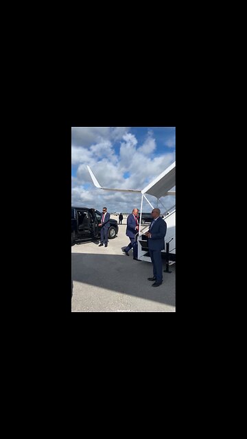 President Donald J. Trump on his way to Michigan