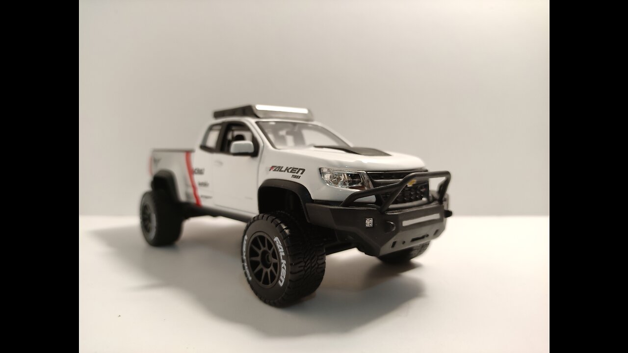 Unboxing New Chevrolet Colorado zr2 2022 model | scale 1:24 | Realistic diecast Model |