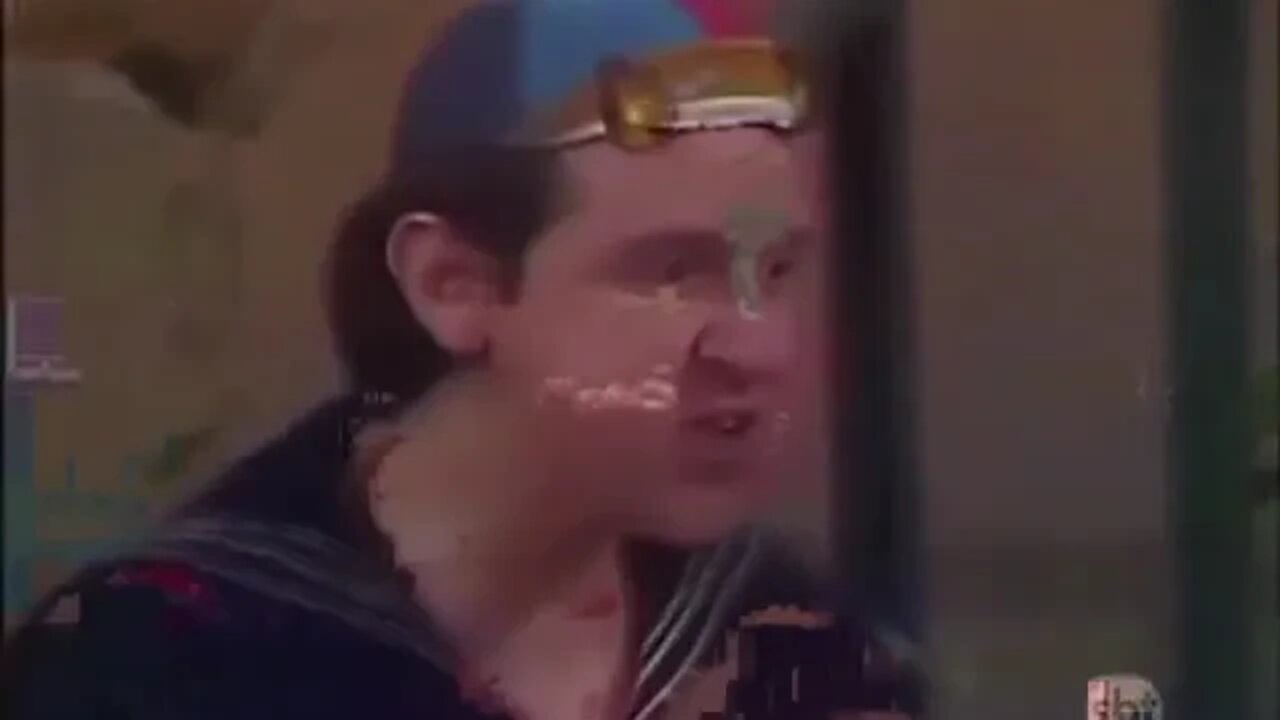 Um episódio inteiro de Chaves só que com datamosh