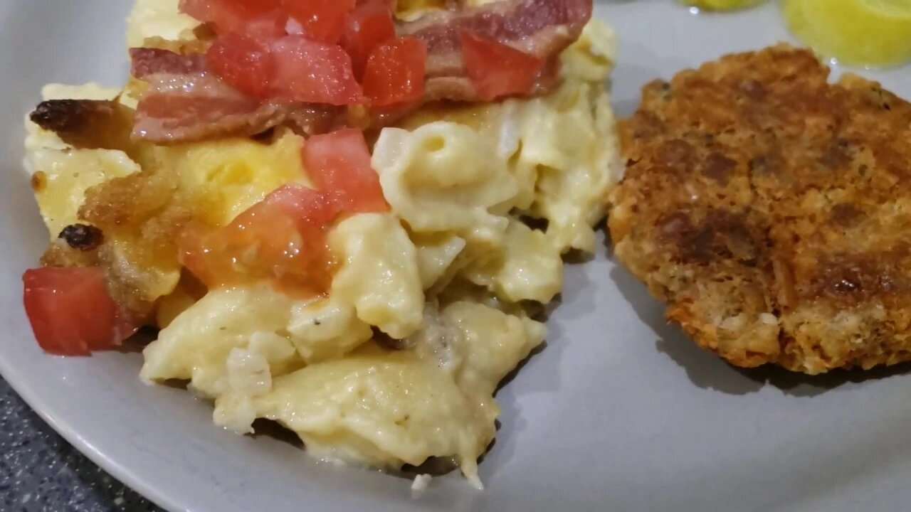 Mac & Cheese with Bacon & Tomatoes with Fried Salmon & Squash