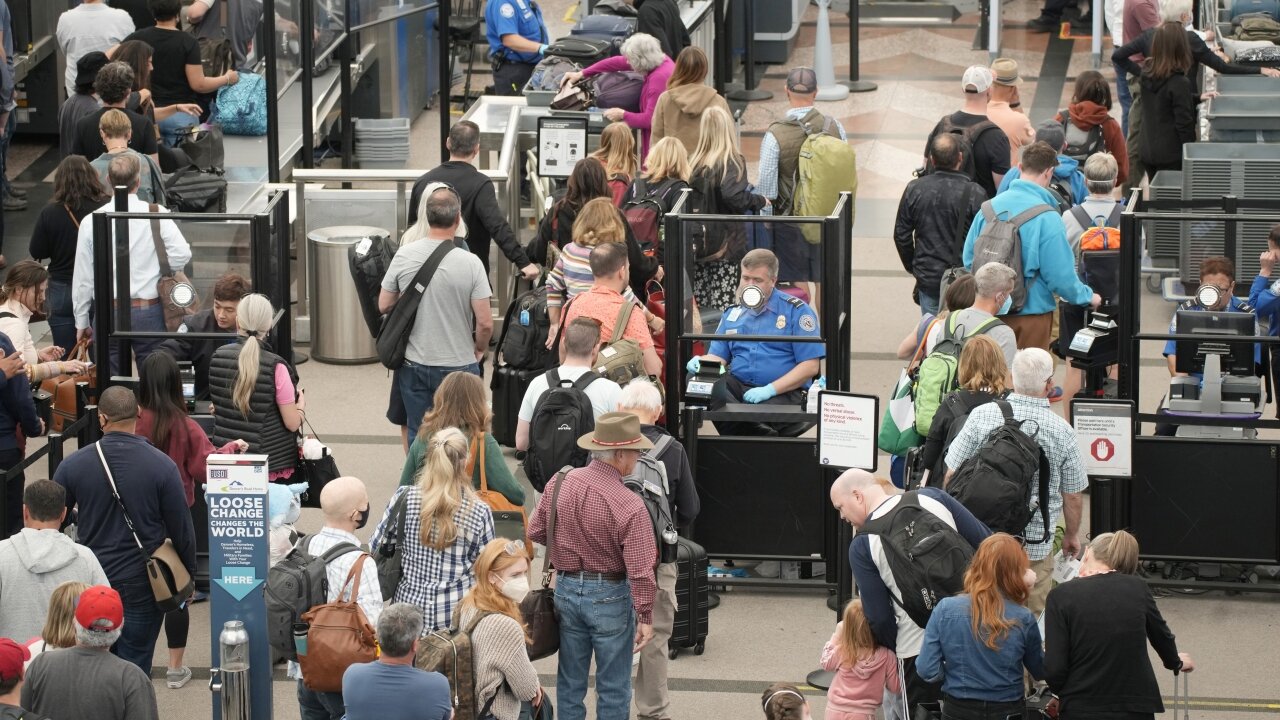 Flight Cancellations Pile Up On Busy Memorial Day Weekend