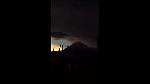 Incredible video from Guatemala. Lightning strikes from the local Agua volcano 🌋⚡️