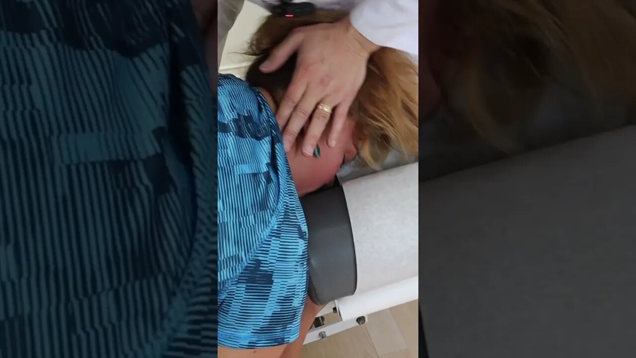 LOUD CRUNCHY NECK CRACKS COMPILATION