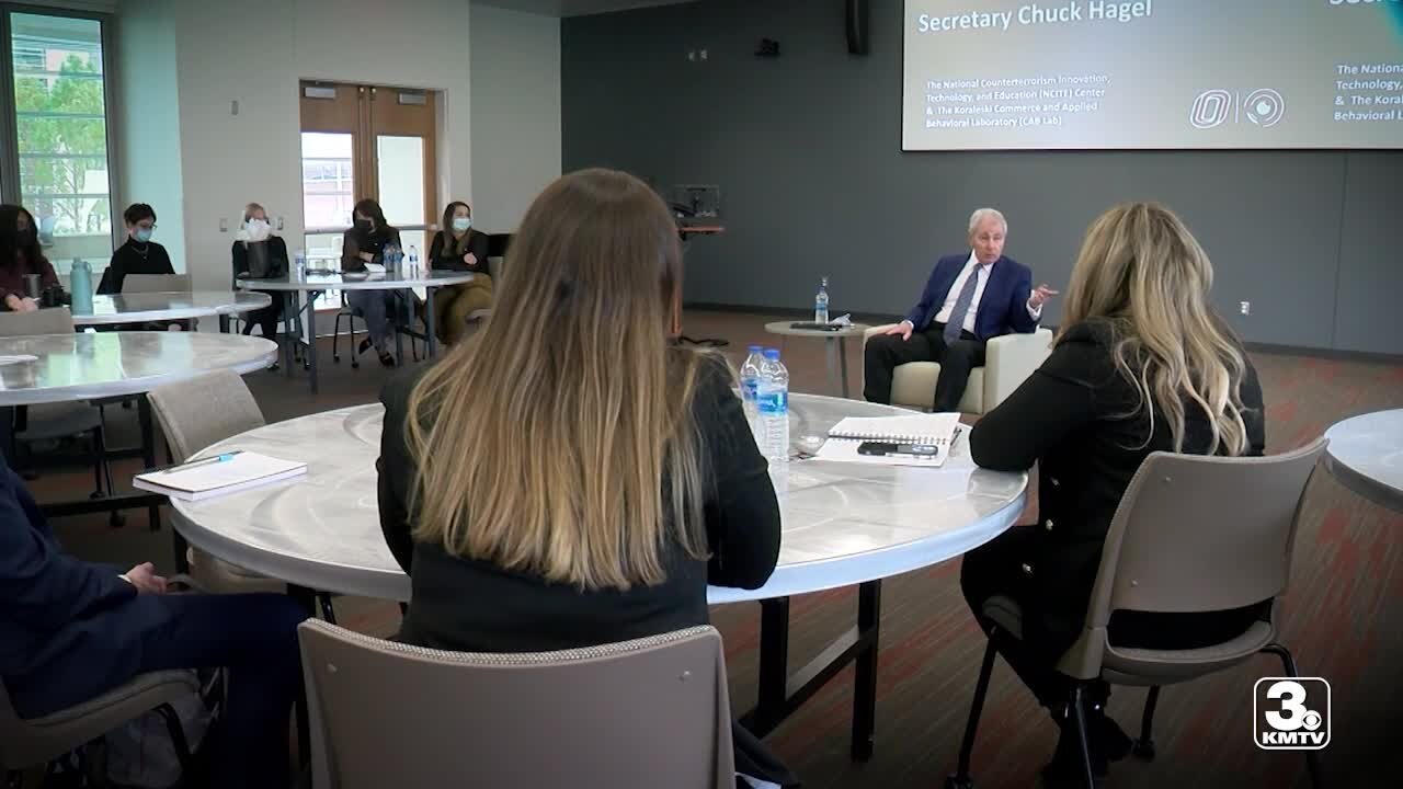 'It really is cutting edge,' Chuck Hagel visits UNO's N-CITE Center