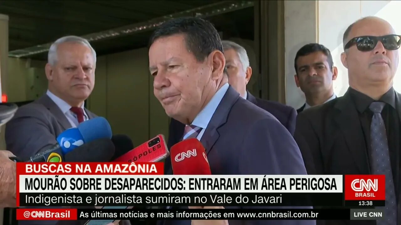 Caso de polícia e área perigosa, diz Mourão sobre desaparecidos na Amazônia | @SHORTS CNN