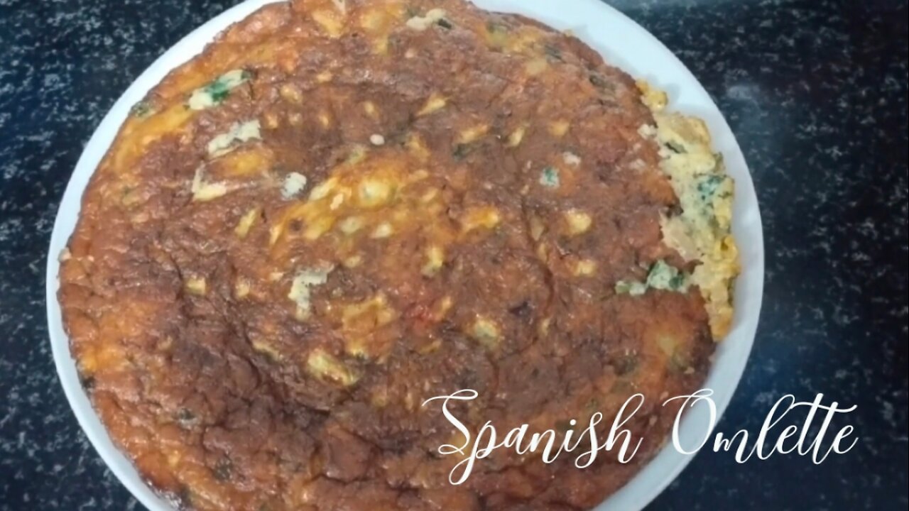 HOW TO MAKE SPANISH OMELETTE | HOMEMADE SPANISH OMELETTE RECIPE IN HINDI | FOOD COURT