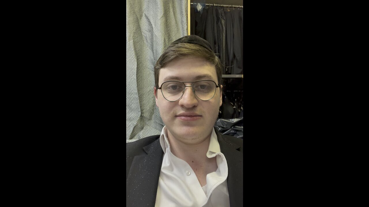 Reporters in Chicago reporting on armed robberies get robbed