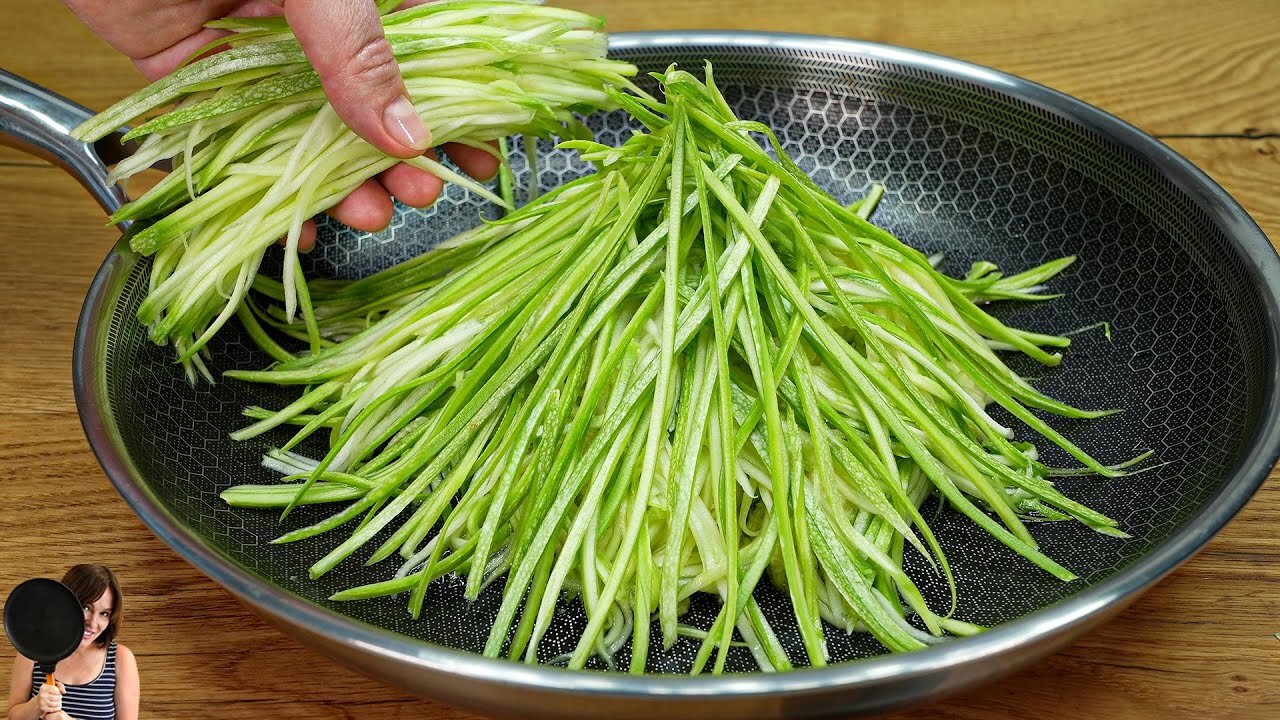 Just grate 1 zucchini and 1 potato! I have never cooked anything so delicious. ASMR