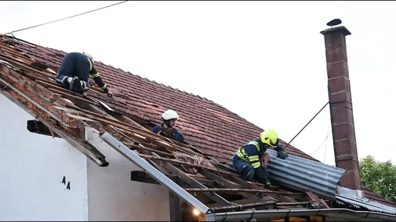 Nevrijeme praćeno jakim vjetrom zahvatilo Sela kraj Siska