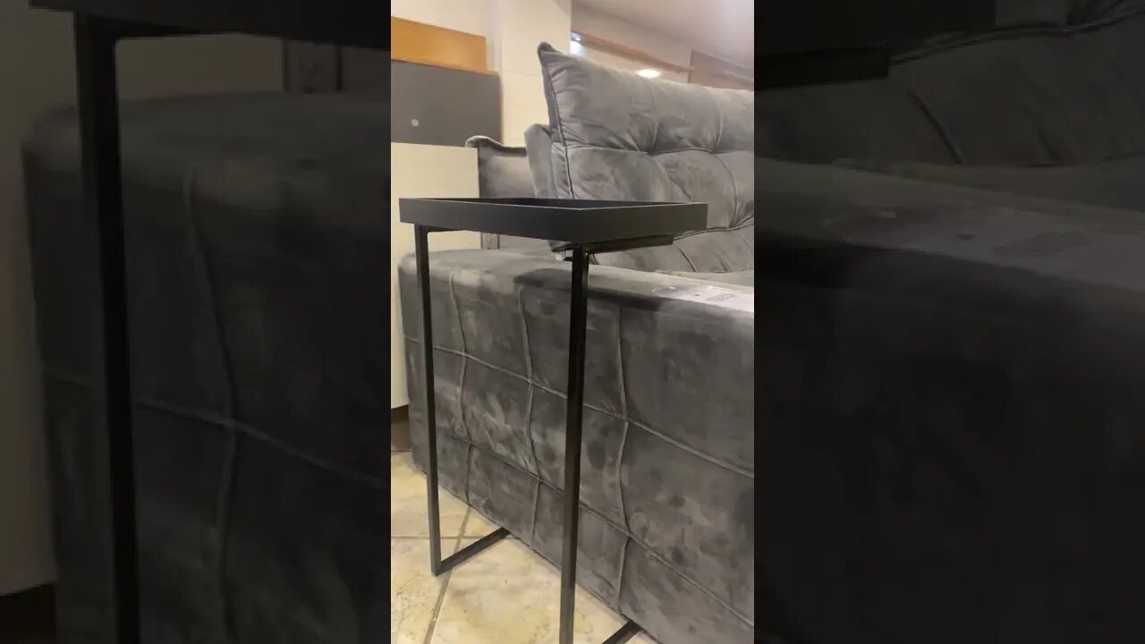 Na compra do nosso modelo de sofá Holanda ganhe grátis essa mesinha de apoio lateral
