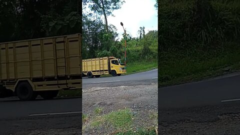 truk pengangkut pasir