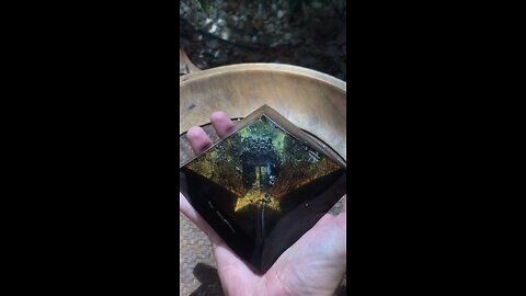 Magic orgone pyramid change collor