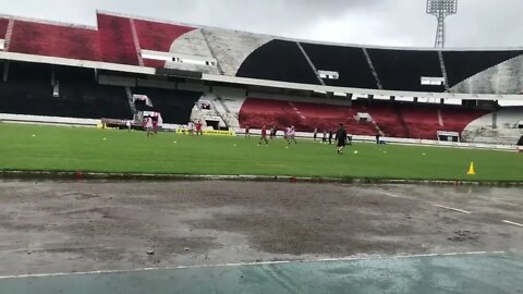 Náutico x Vasco - Imagens do treino de hoje do Santa Cruz no estádio onde o jogo ocorrerá (Arruda)