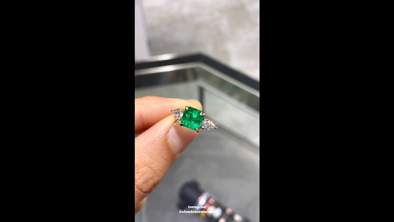 1.90 ct Luxurious Radiant Cut emerald and Diamond Three Stone Women's Engagement Ring In 18K gold