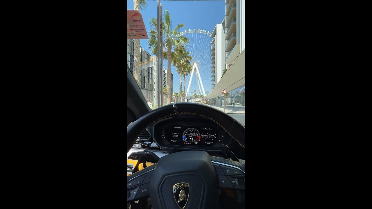 A beautiful day in Dubai with lamborghini !